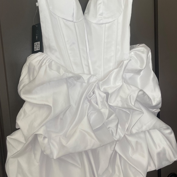 Princess Grace Mini - Picture 3 of 6